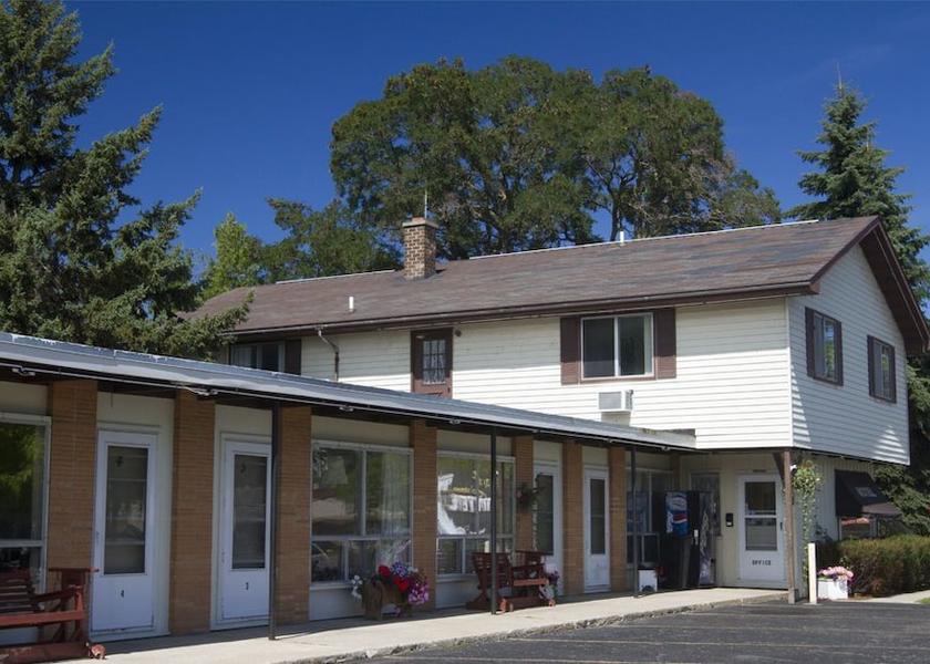 Michigan Charlevoix Facade