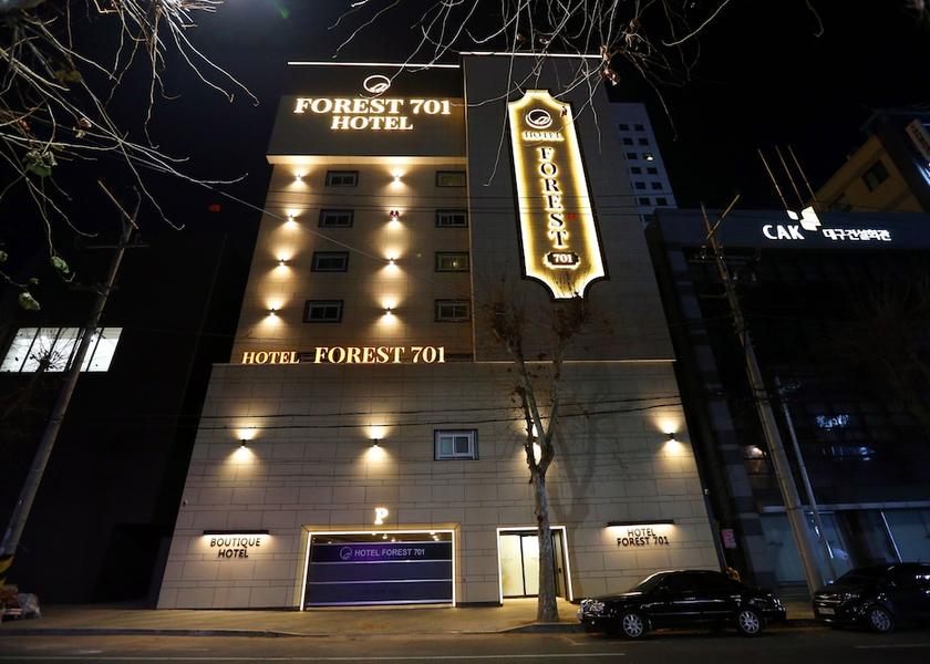  Daegu Front of property - evening/night
