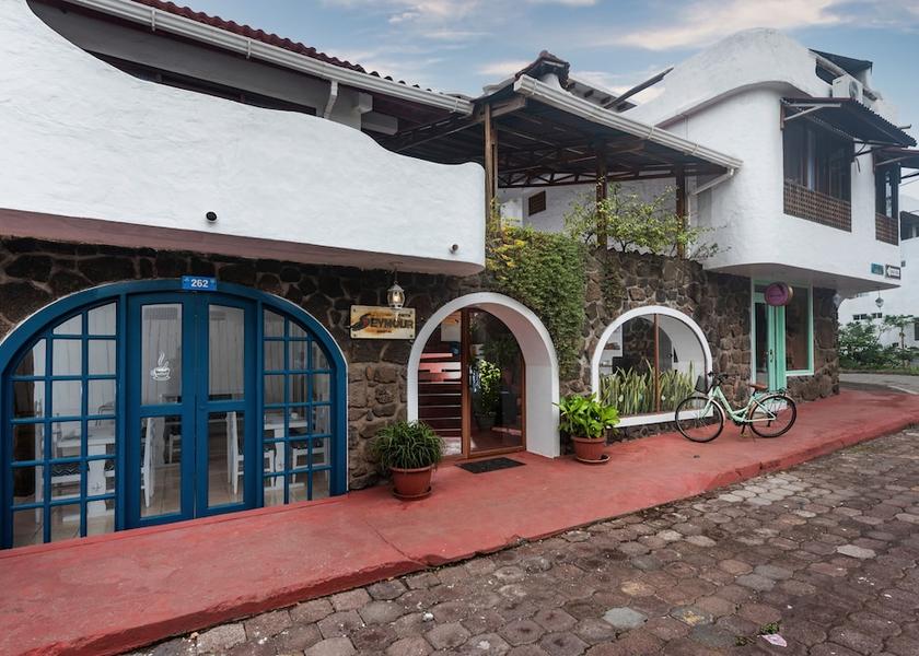Galápagos Puerto Ayora Facade
