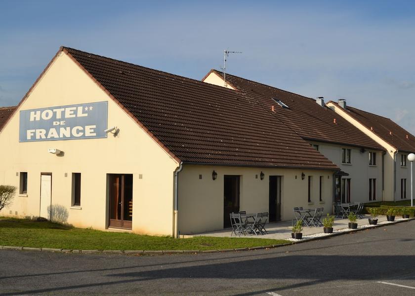 Hauts-de-France Creil Front of property