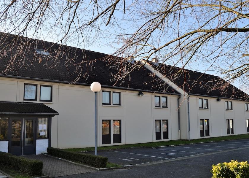 Hauts-de-France Creil Front of property