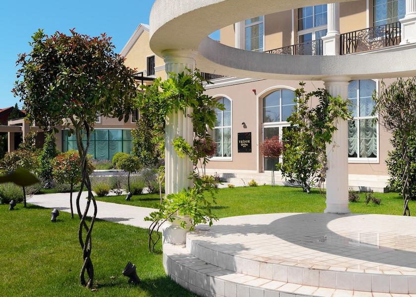  Timisoara Exterior Detail