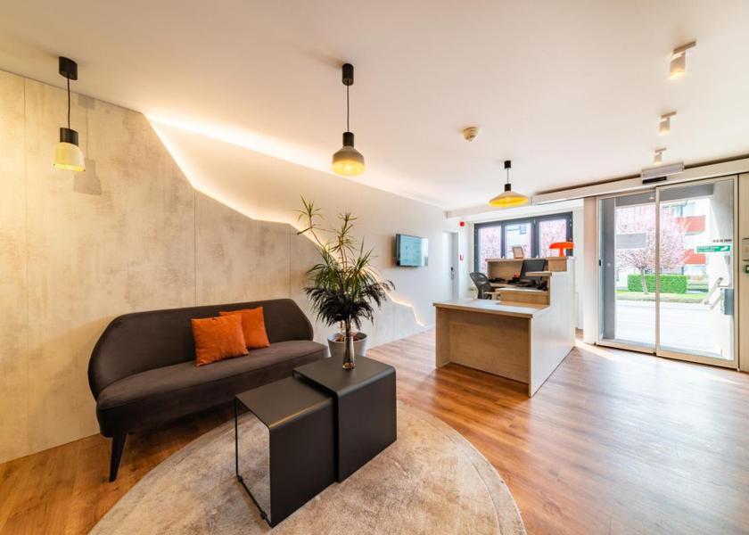 Canton Luxembourg Strassen lobby