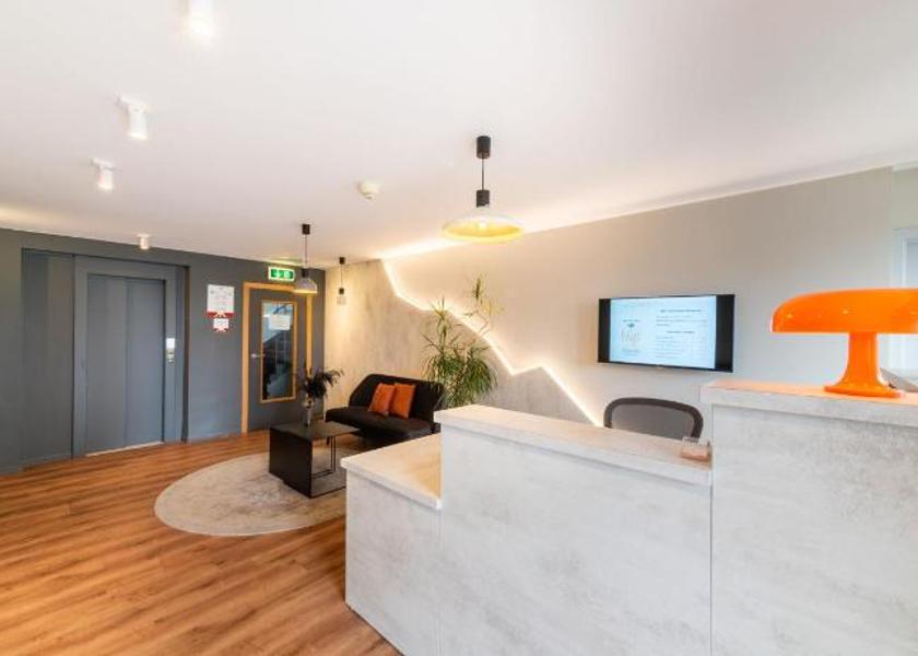 Canton Luxembourg Strassen Lobby