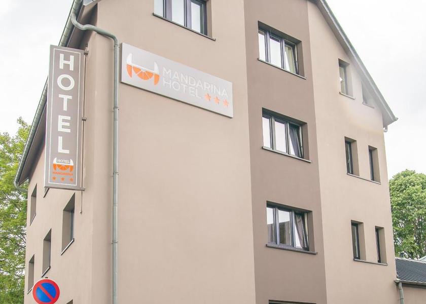 Canton Luxembourg Strassen exterior view
