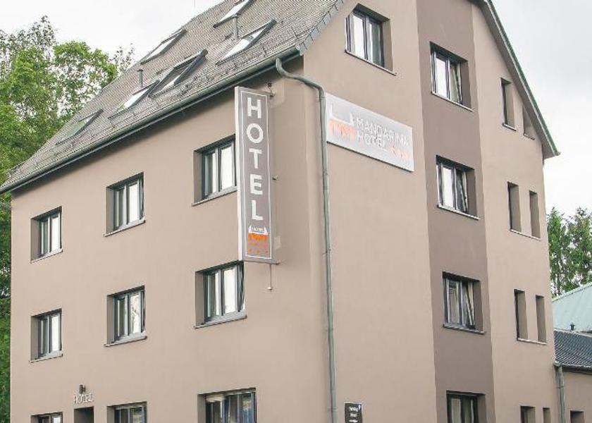 Canton Luxembourg Strassen Exterior view