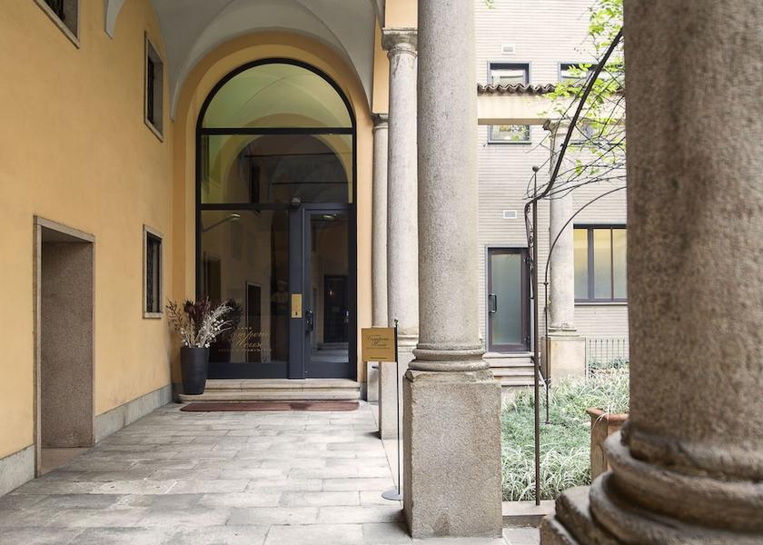 Lombardy Milan Property entrance