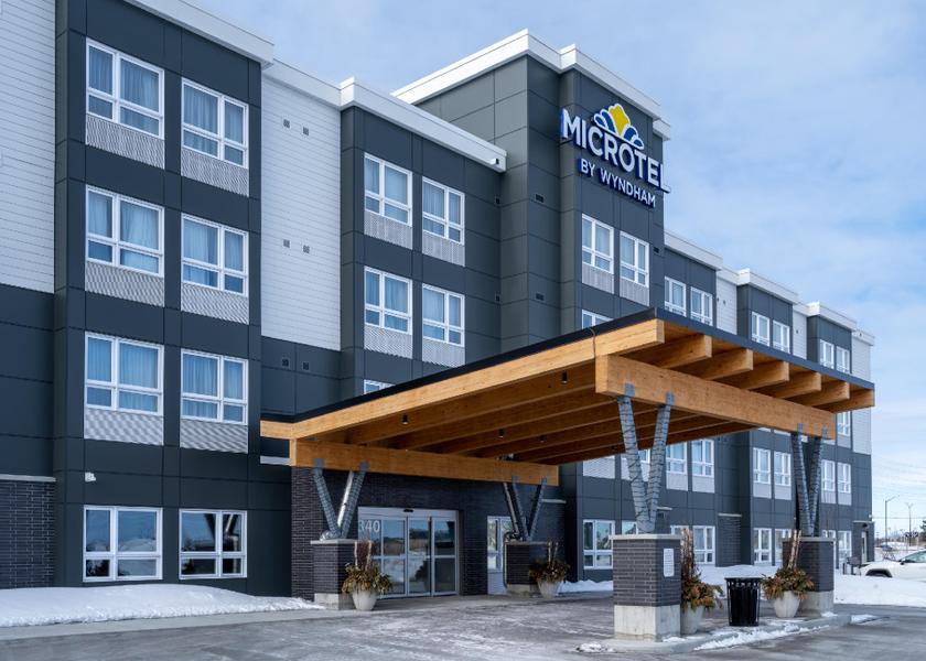 Ontario Ottawa Hotel Exterior