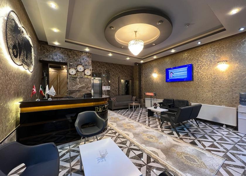 Van Van Reception