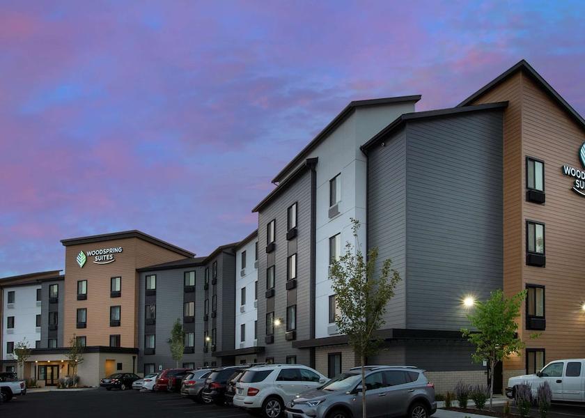 Washington Tukwila Exterior Detail