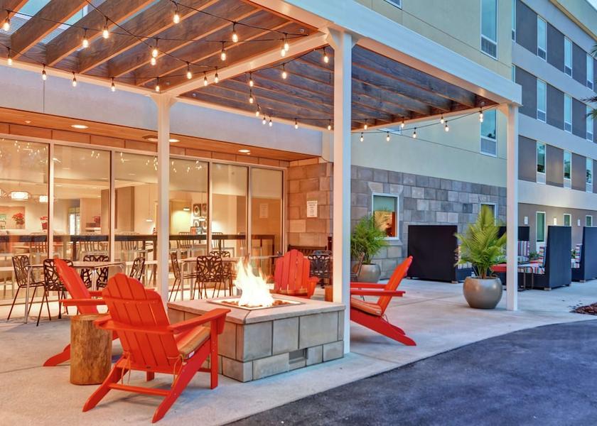 Florida Daytona Beach Courtyard