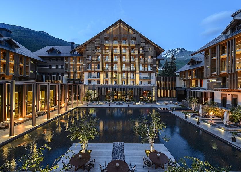 Uri Andermatt Front of property - evening/night