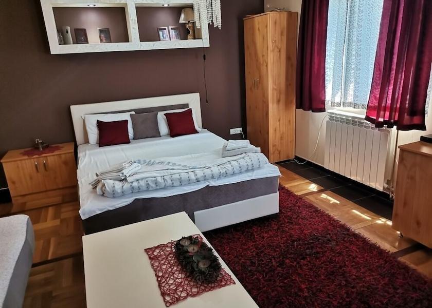 Montana Belgrade Room