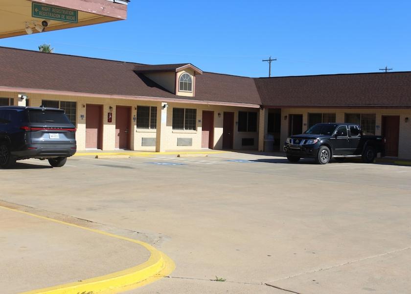 Texas Cotulla Facade