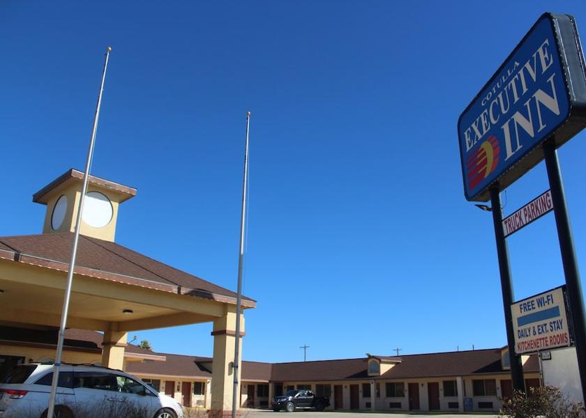 Texas Cotulla Facade