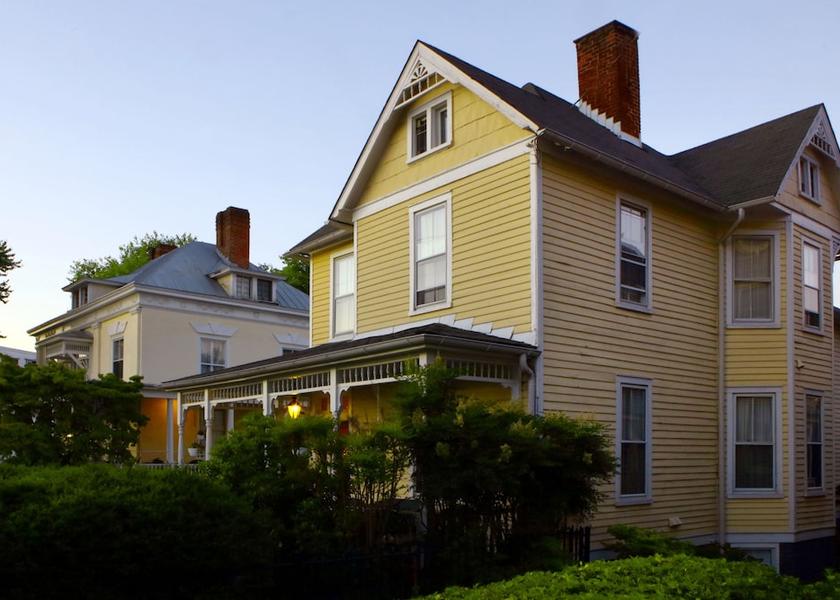 Virginia Charlottesville Facade