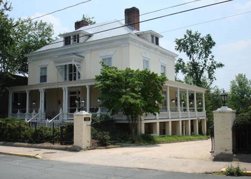 Virginia Charlottesville Facade