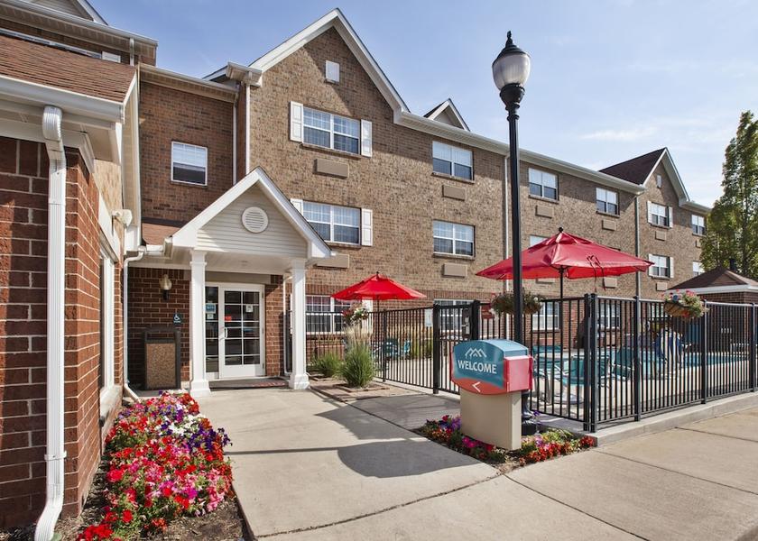 Michigan Sterling Heights Property entrance