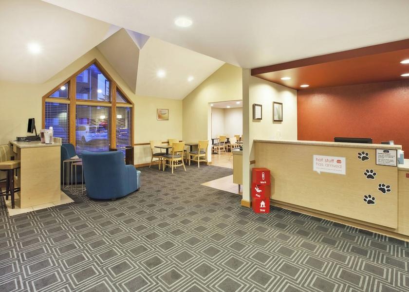 Michigan Sterling Heights Lobby lounge