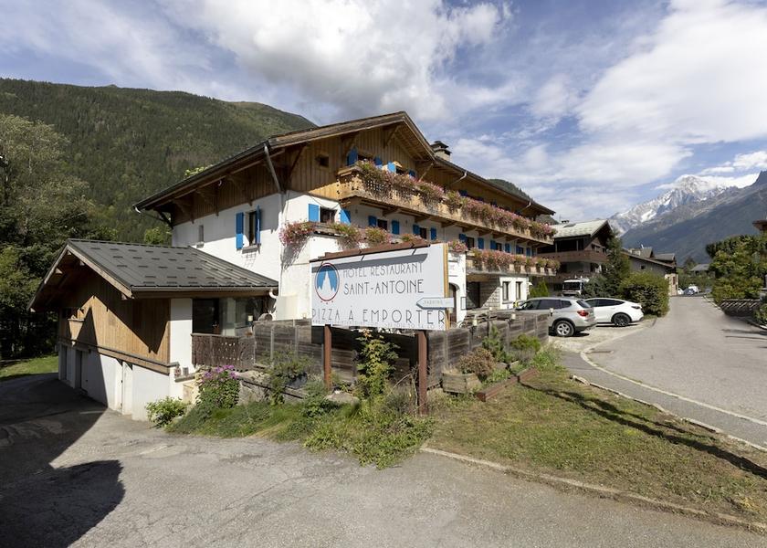 Auvergne-Rhone-Alpes Les Houches Facade