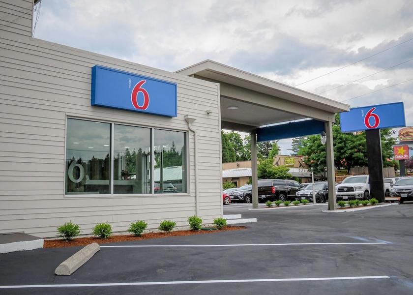 Oregon Tigard Entrance