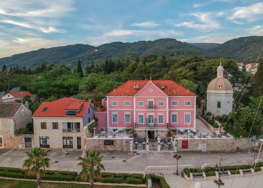 Split-Dalmatia Stari Grad Property Grounds