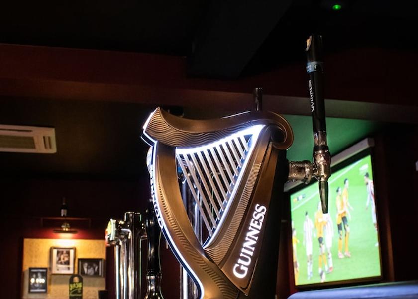 England Liverpool Bar
