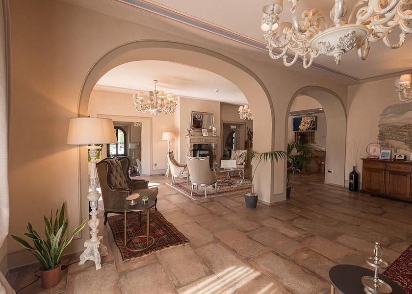 Tuscany Campiglia Marittima Lobby