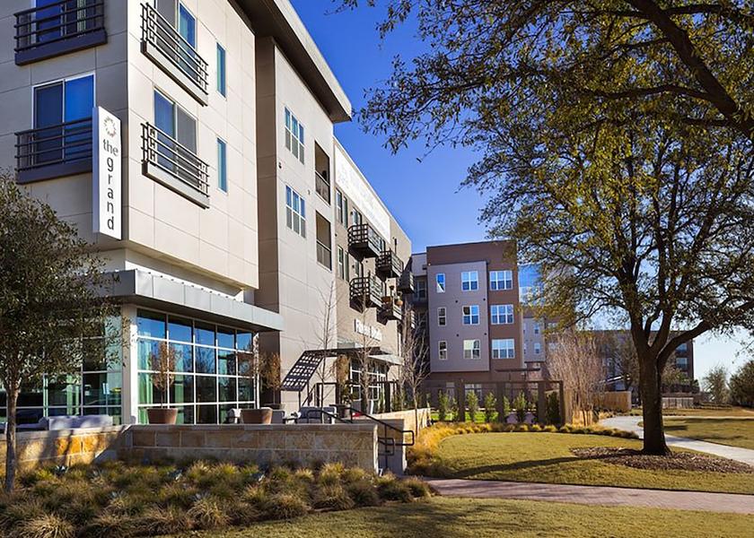 Texas Plano Entrance