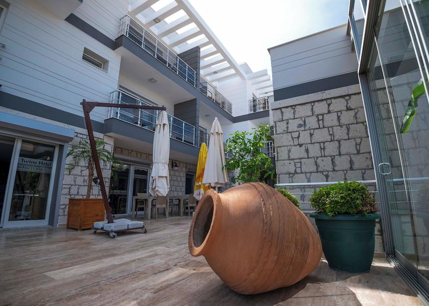 Izmir Çeşme Courtyard