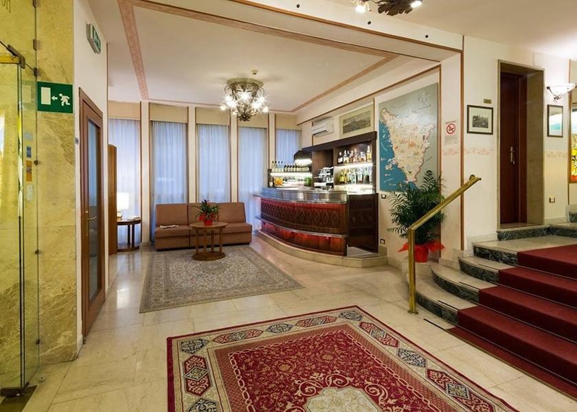 Tuscany Pisa Lobby