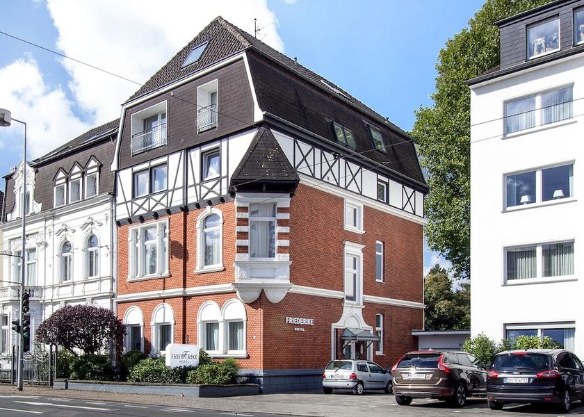 North Rhine-Westphalia Muelheim an der Ruhr Front of property