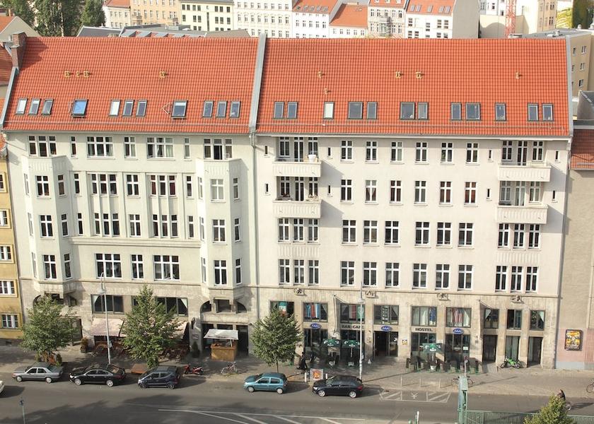  Berlin Exterior