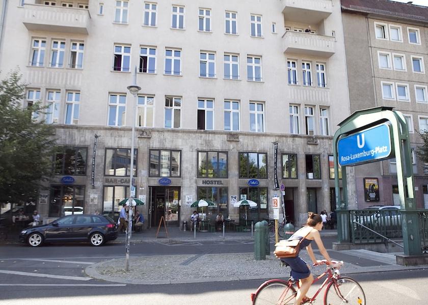  Berlin Front of property