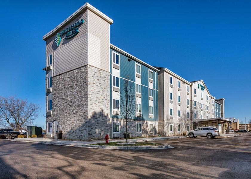 Illinois Gurnee Exterior Detail