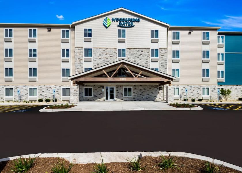 Illinois Gurnee Exterior Detail