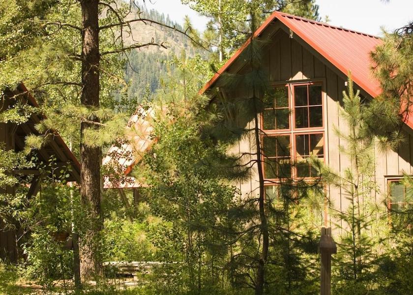 Washington Leavenworth Property grounds