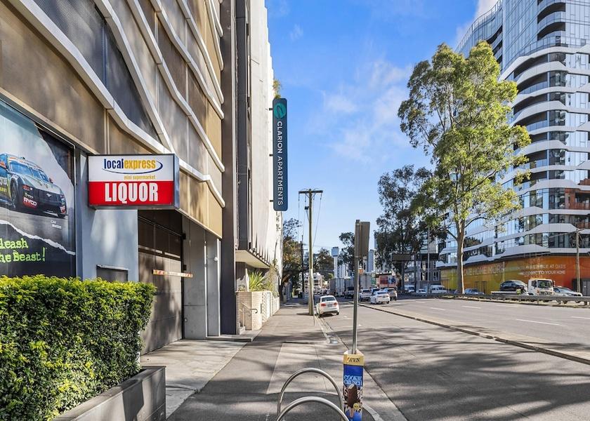 Victoria Melbourne Exterior