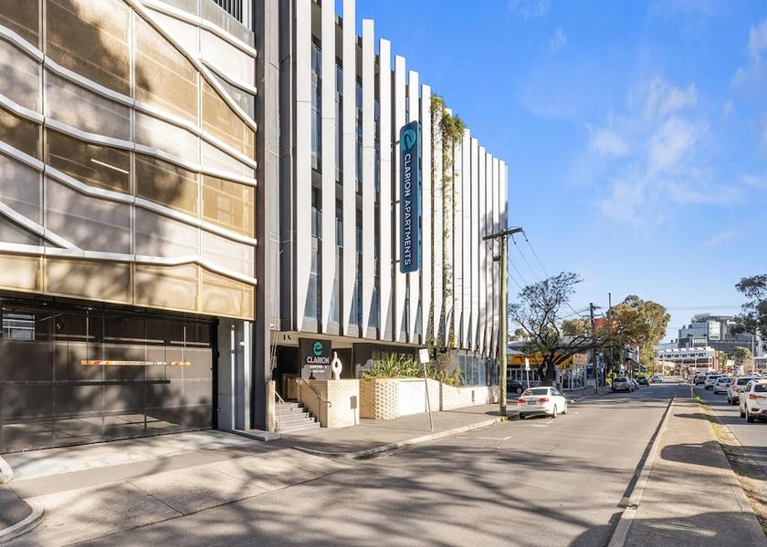 Victoria Melbourne Exterior
