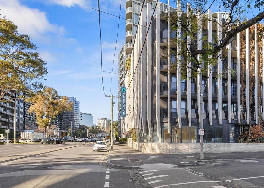Victoria Melbourne Exterior