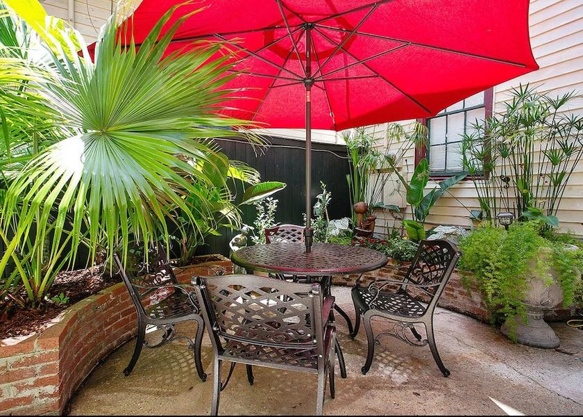 Louisiana New Orleans Courtyard