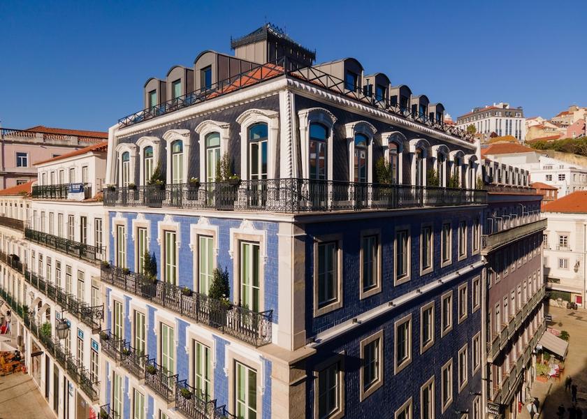  Lisbon Exterior