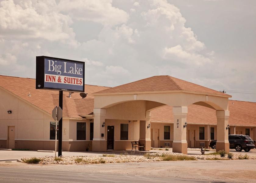 Texas Big Lake Exterior Detail