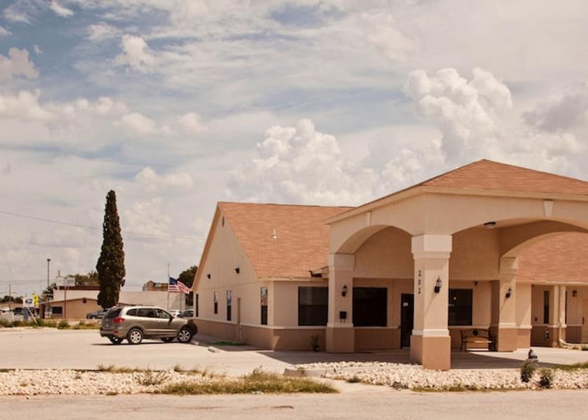 Texas Big Lake Facade