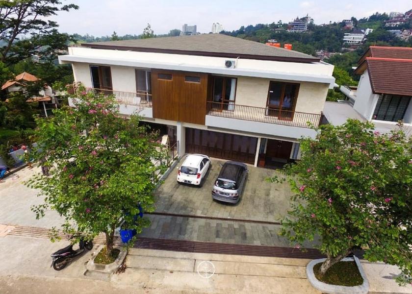 West Java Cimenyan Parking