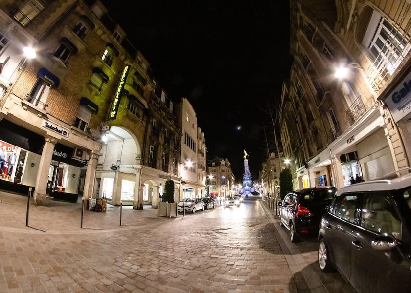 Grand Est Reims Exterior Detail