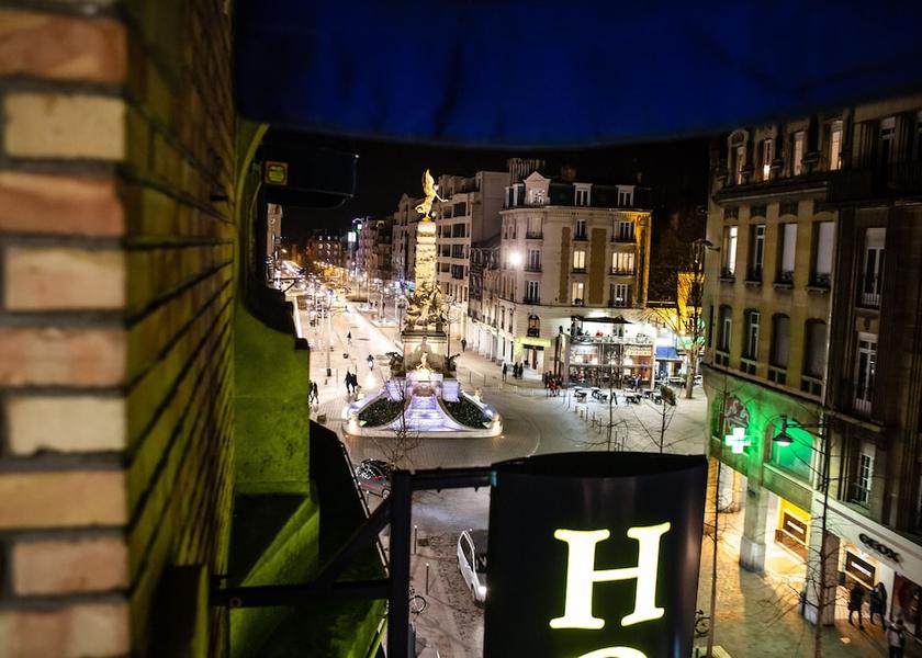 Grand Est Reims Exterior
