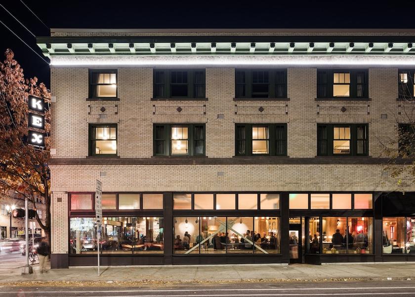 Oregon Portland Front of property - evening/night