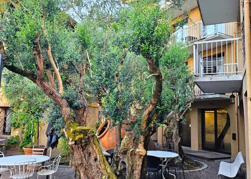 Nouvelle-Aquitaine Gradignan Facade