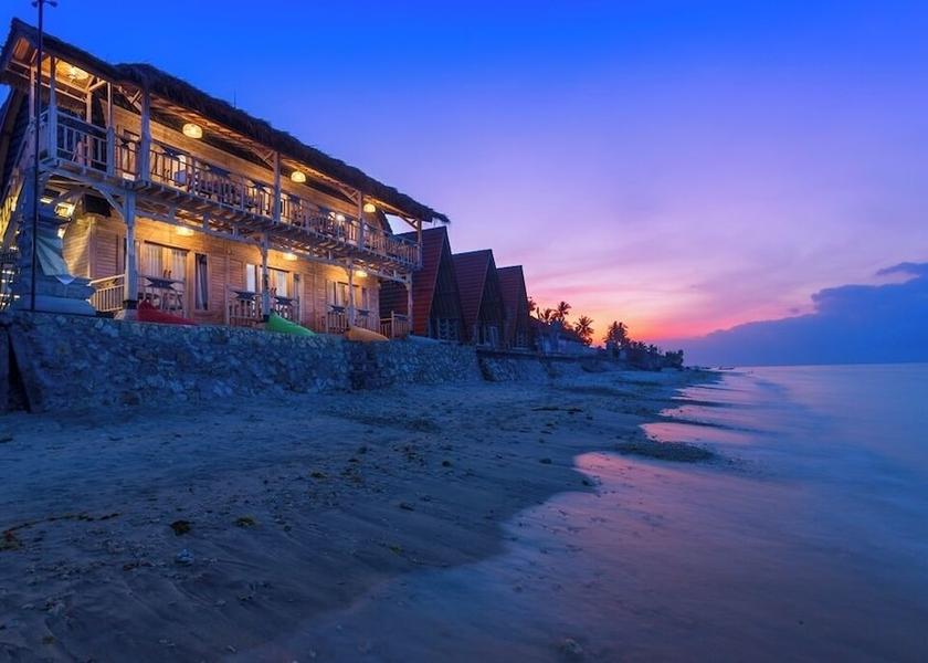 Bali Penida Island Front of property